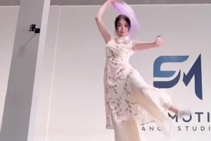 全网刷屏的湘BA被砸小姐姐，找到了！现实日常更圈粉...